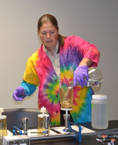 729px-Tie-dyed_lab_coat